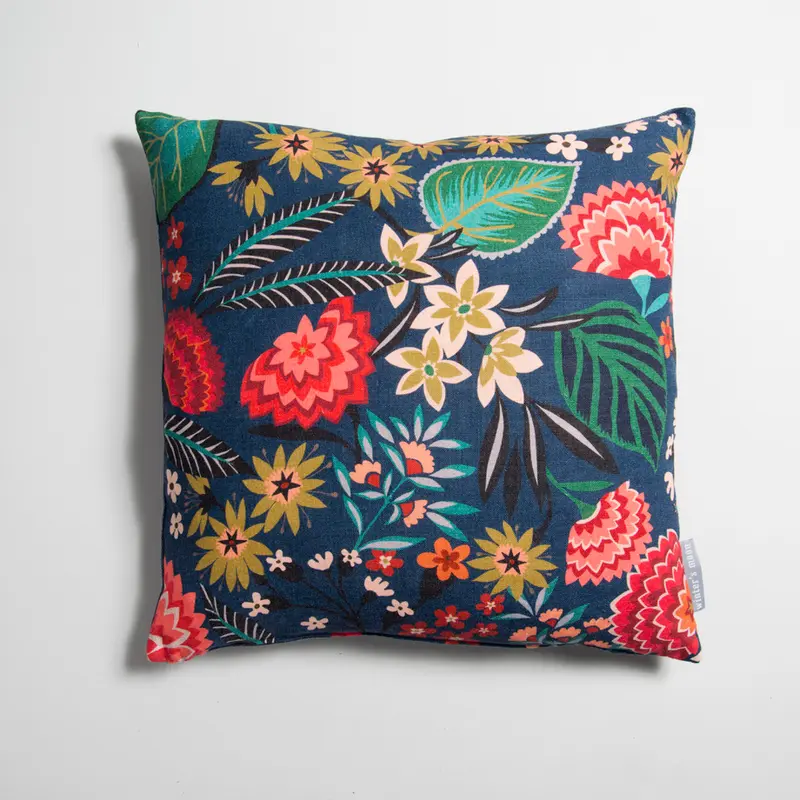 Cushion in Carnation
