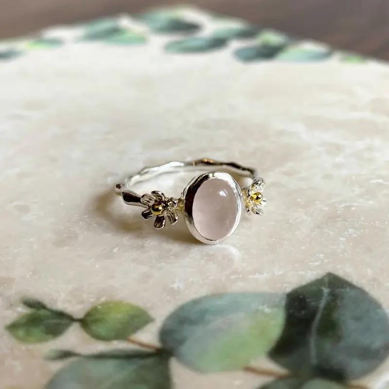 Daisies Ring with rose quartz