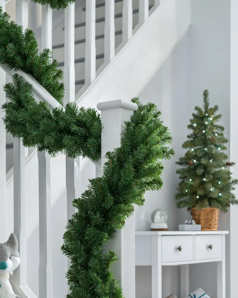 Extra Thick Pine Garland, 9 ft