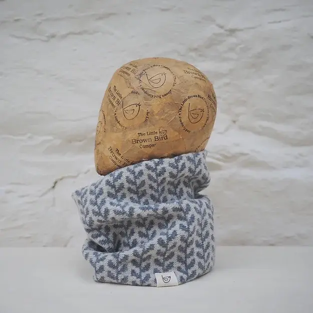 Grey Merino Wool Snood - Running Leaf Pattern