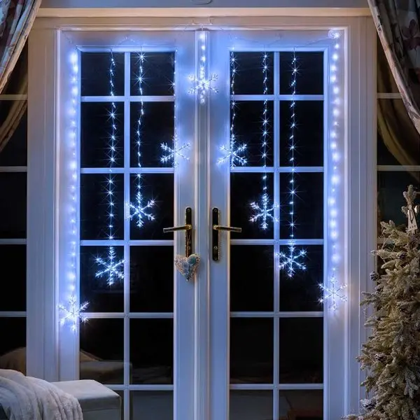 Three Kings Snowflake Curtain String Lights - 320 LEDs